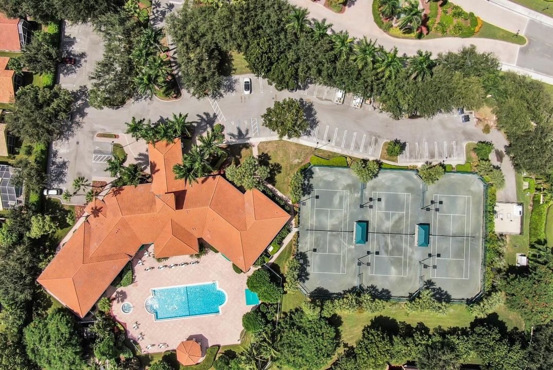 Activo con contrato: $525,000 (3 camas, 2 baños, 2215 Pies cuadrados)