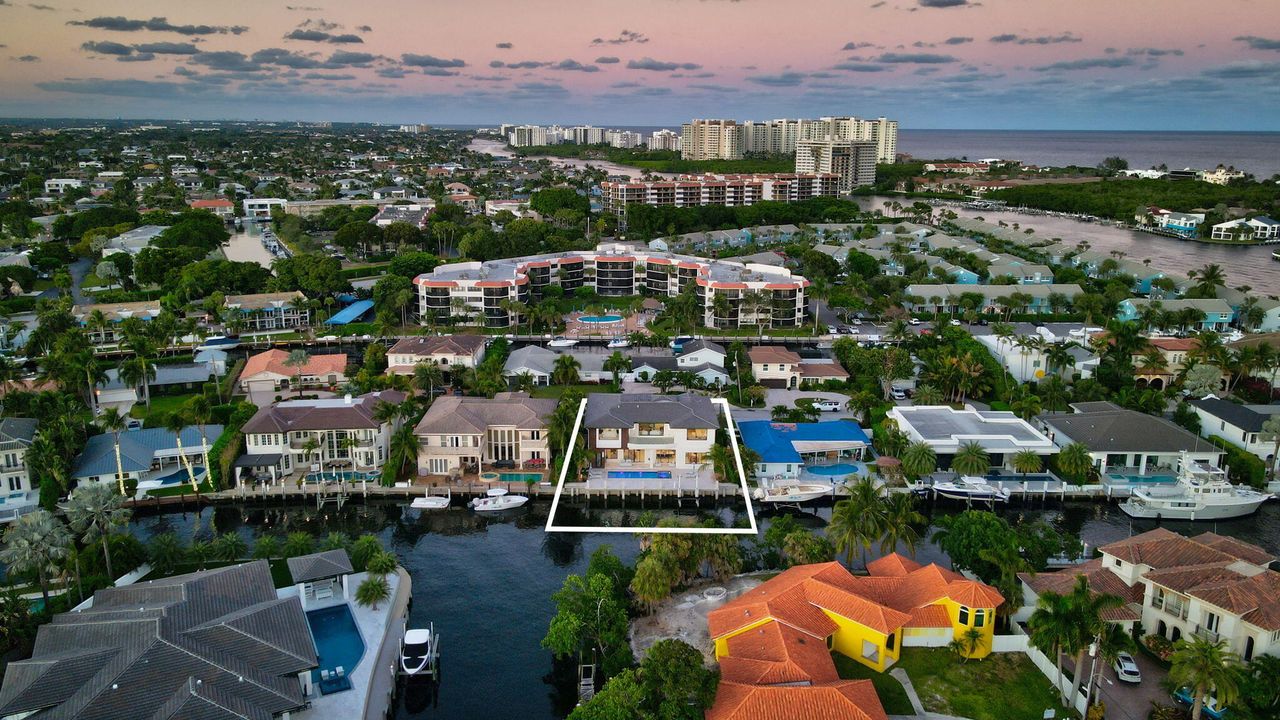 For Sale: $6,999,000 (5 beds, 6 baths, 5000 Square Feet)