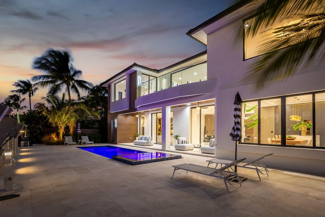 For Sale: $6,999,000 (5 beds, 6 baths, 5000 Square Feet)