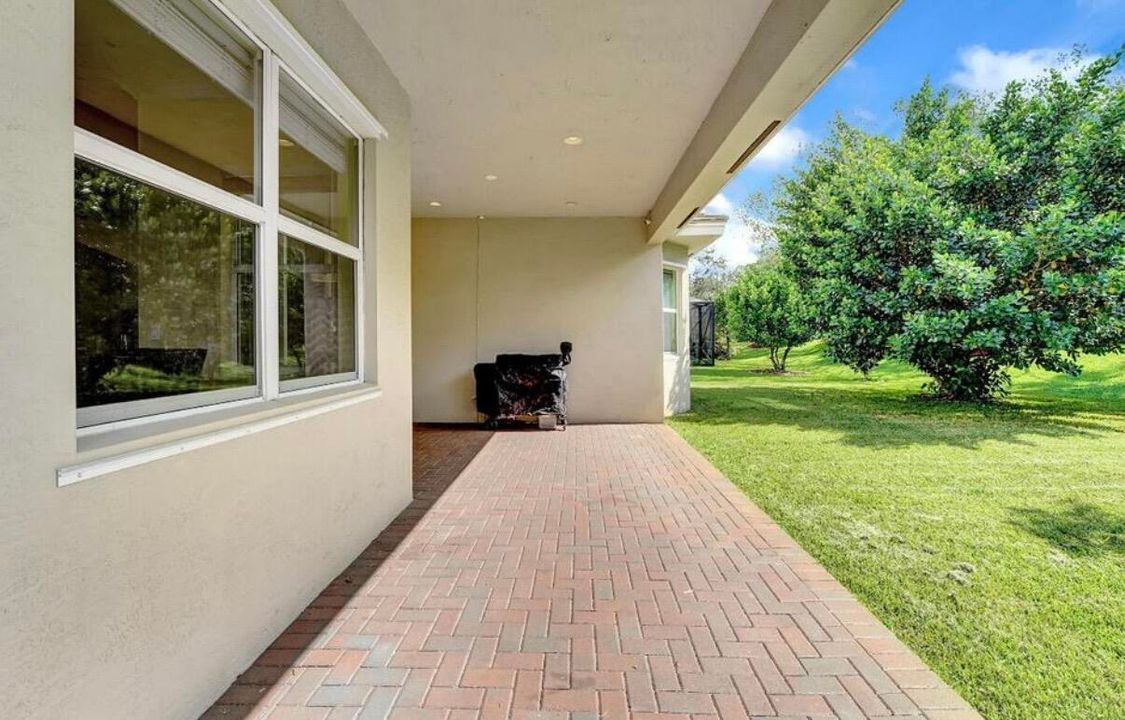 For Rent: $3,350 (3 beds, 3 baths, 2046 Square Feet)