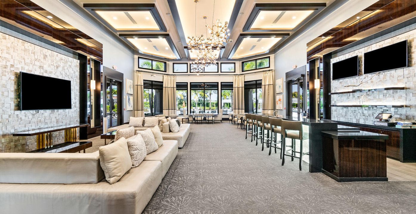 出租: $10,500 (4 贝兹, 3 浴室, 3057 平方英尺)