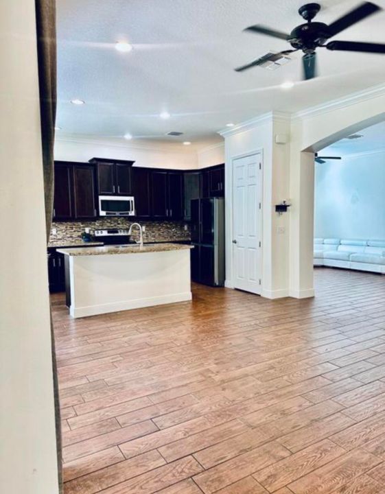 For Rent: $3,350 (3 beds, 3 baths, 2046 Square Feet)