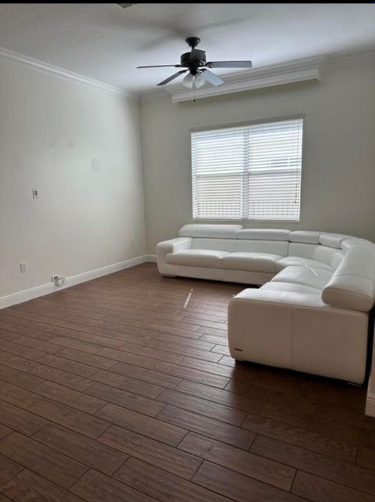 For Rent: $3,350 (3 beds, 3 baths, 2046 Square Feet)