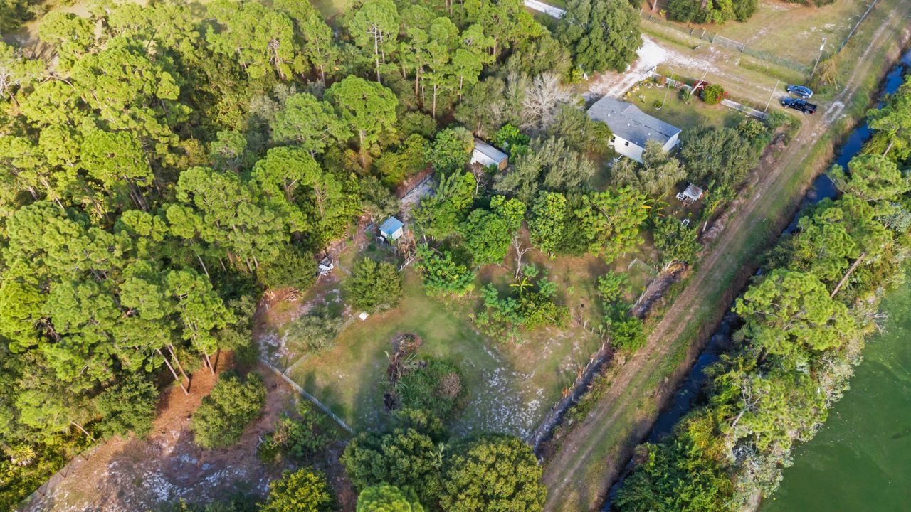 For Sale: $265,000 (3 beds, 2 baths, 1296 Square Feet)