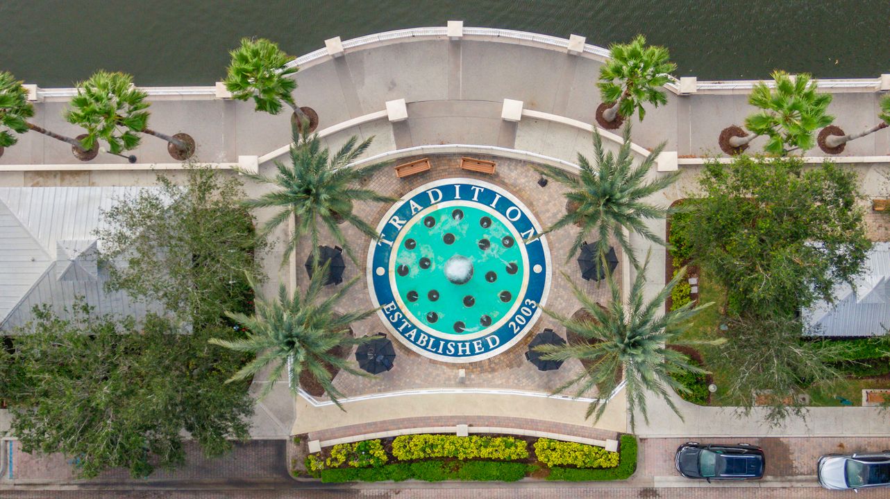 For Sale: $280,000 (2 beds, 2 baths, 1209 Square Feet)