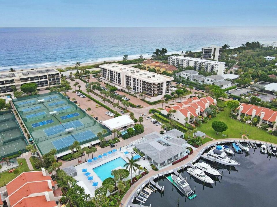 For Rent: $6,800 (2 beds, 2 baths, 1305 Square Feet)