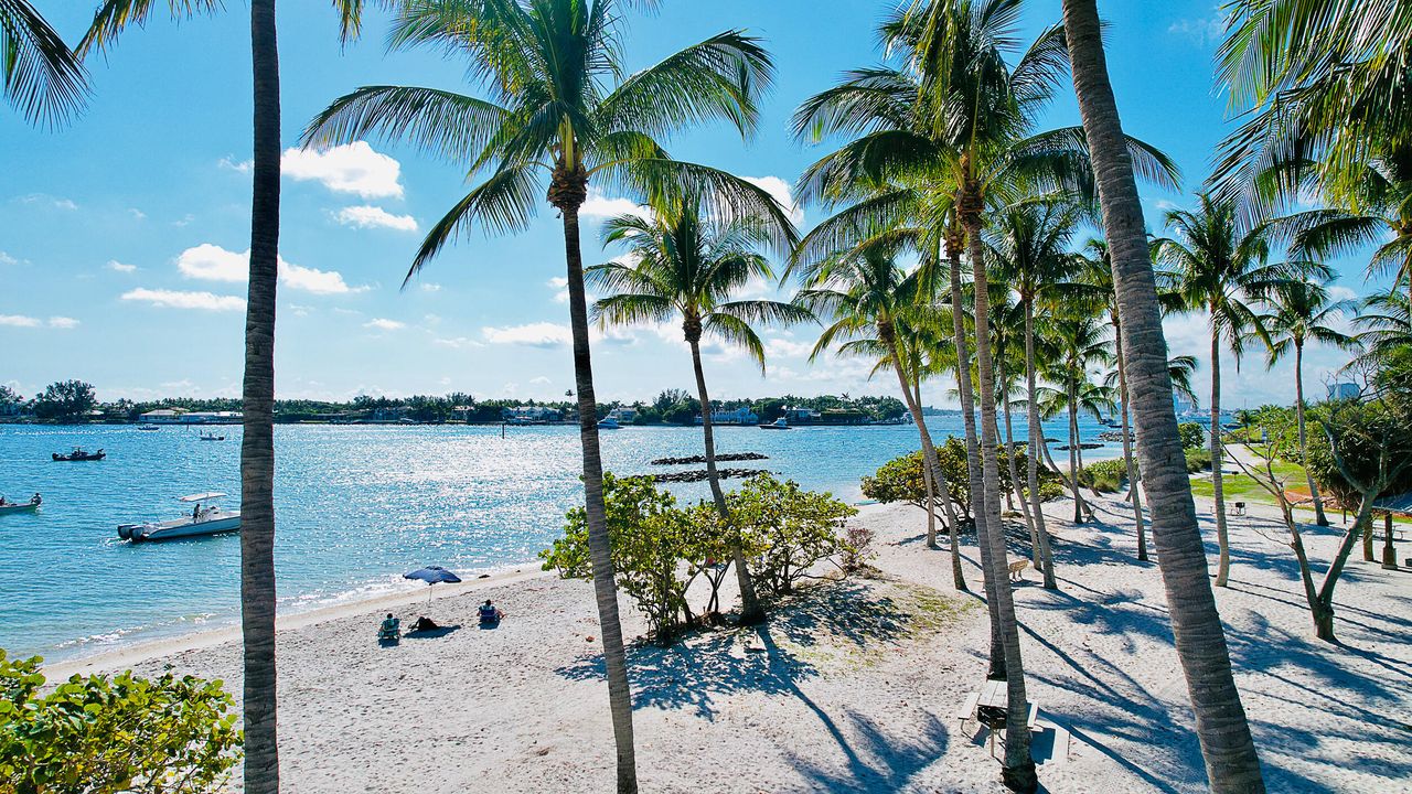 For Rent: $12,000 (3 beds, 4 baths, 2657 Square Feet)