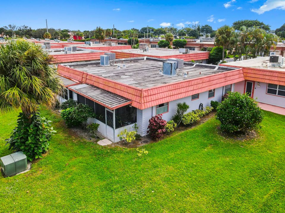 Под контрактом: $1,400 (1 спален, 1 ванн, 726 Квадратных фут)