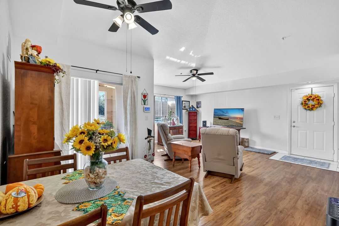 На продажу: $176,900 (1 спален, 1 ванн, 868 Квадратных фут)