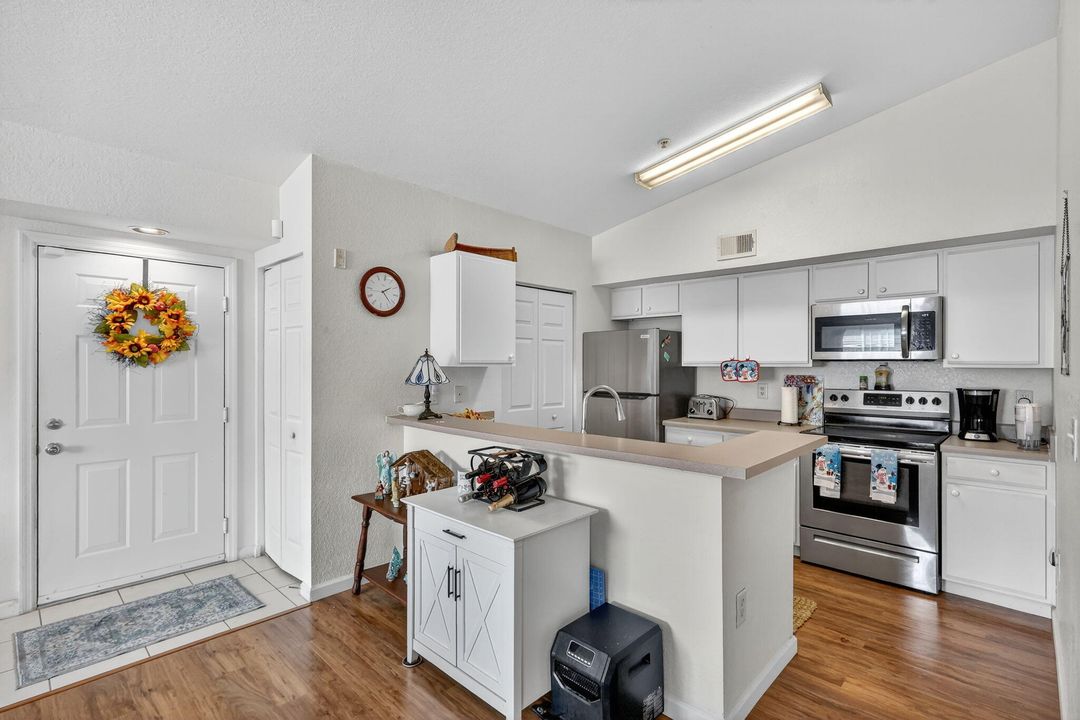 На продажу: $176,900 (1 спален, 1 ванн, 868 Квадратных фут)