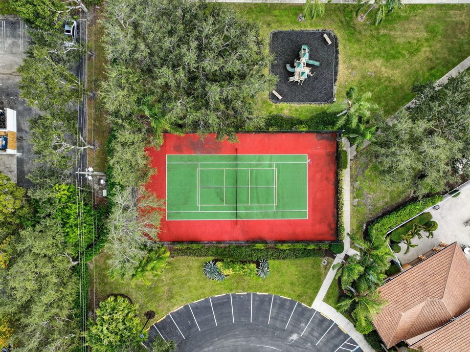 На продажу: $176,900 (1 спален, 1 ванн, 868 Квадратных фут)