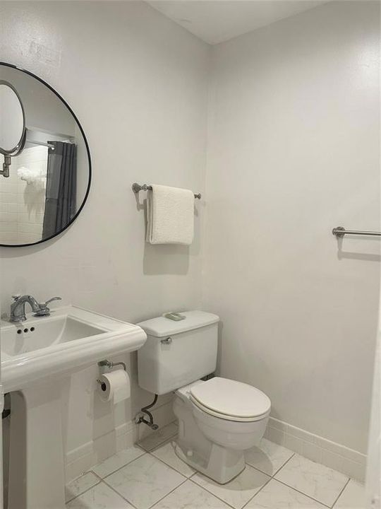 For Sale: $169,000 (1 beds, 2 baths, 1068 Square Feet)