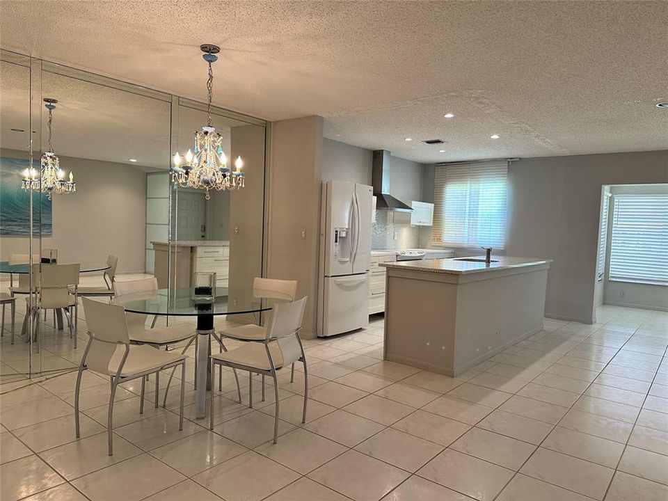 For Sale: $169,000 (1 beds, 2 baths, 1068 Square Feet)