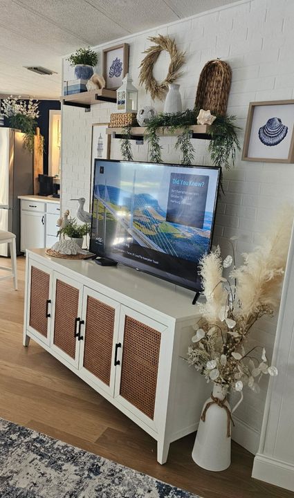 For Sale: $159,000 (2 beds, 2 baths, 1400 Square Feet)