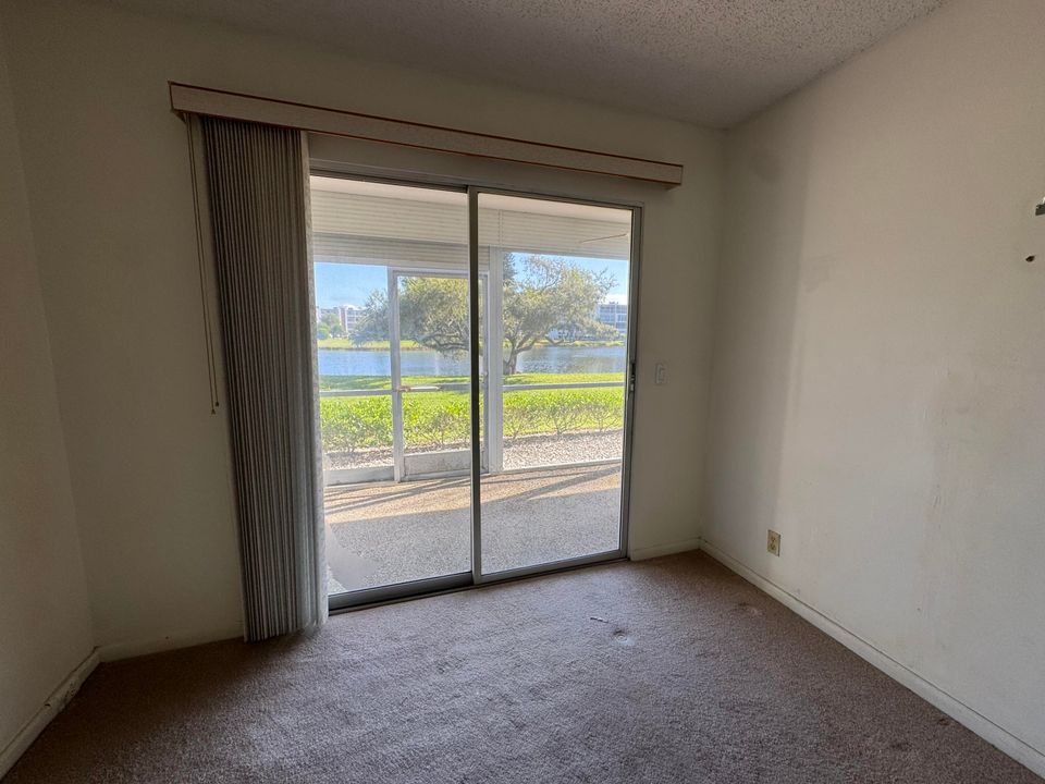 Active With Contract: $78,000 (2 beds, 1 baths, 861 Square Feet)