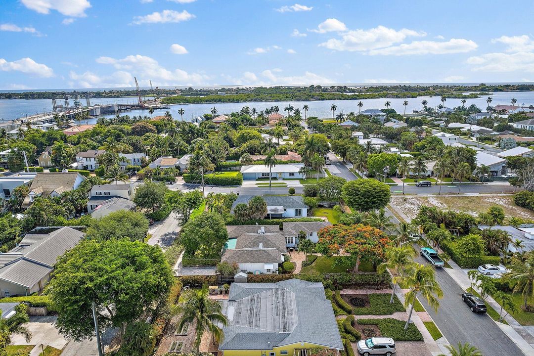 For Rent: $6,000 (3 beds, 2 baths, 1632 Square Feet)