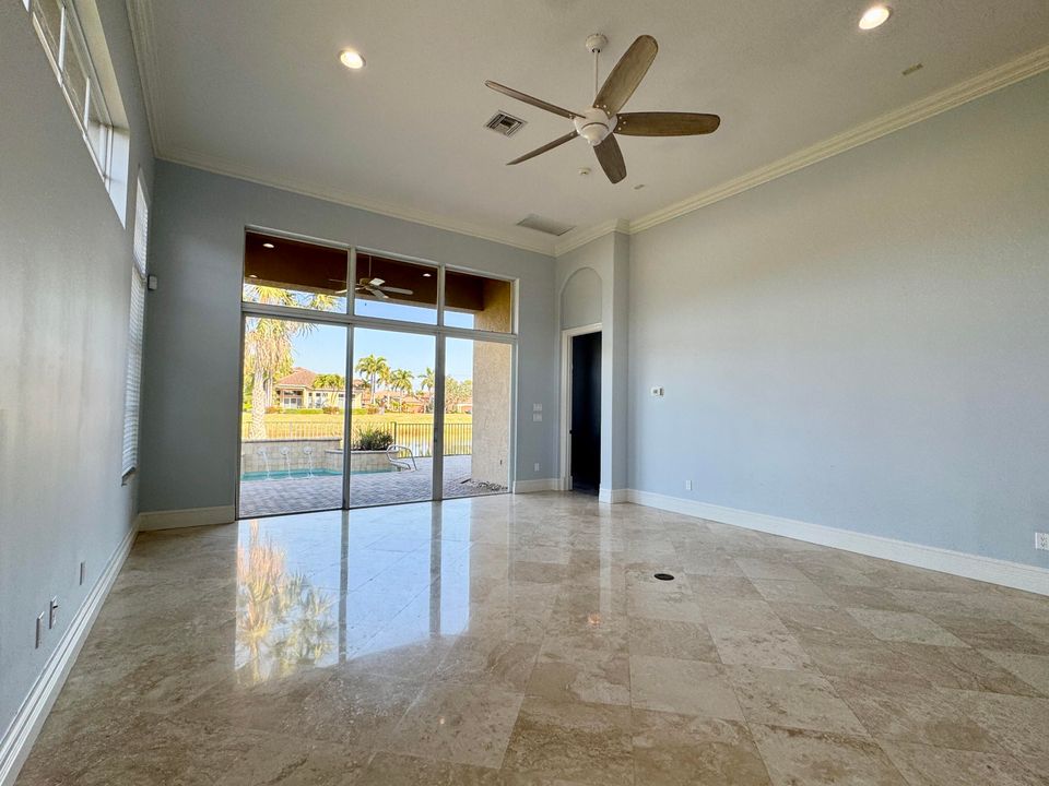 出租: $4,000 (3 贝兹, 3 浴室, 2291 平方英尺)