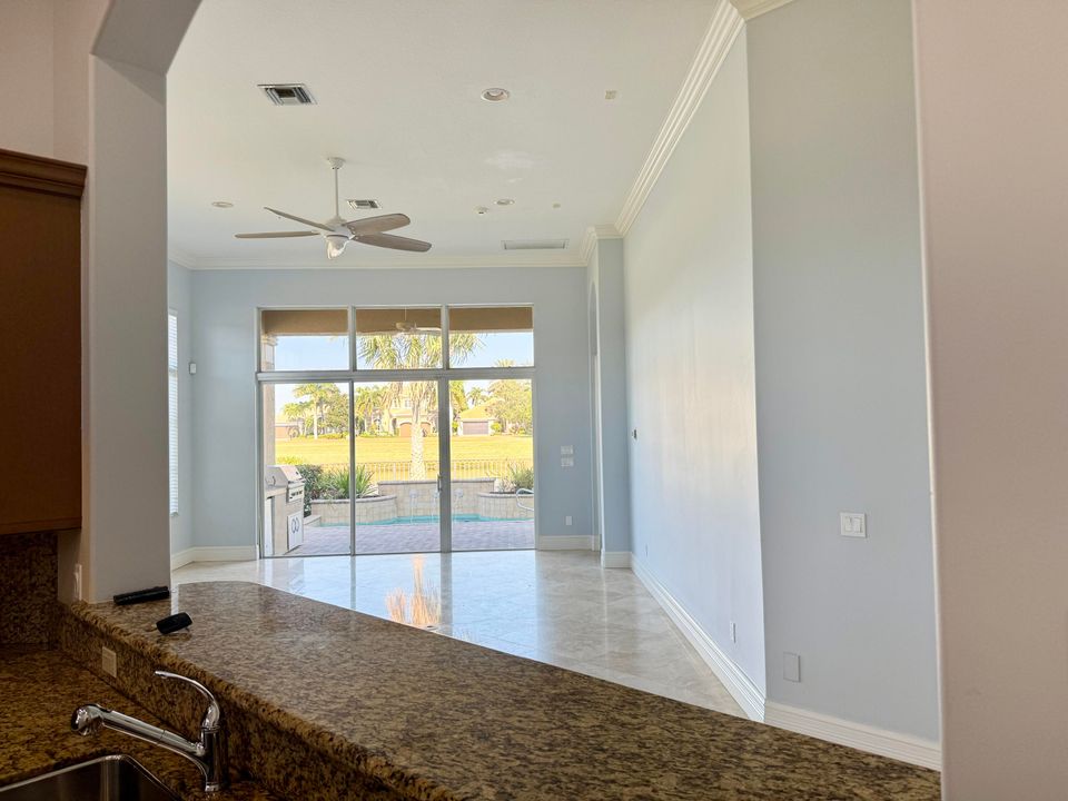 出租: $4,000 (3 贝兹, 3 浴室, 2291 平方英尺)