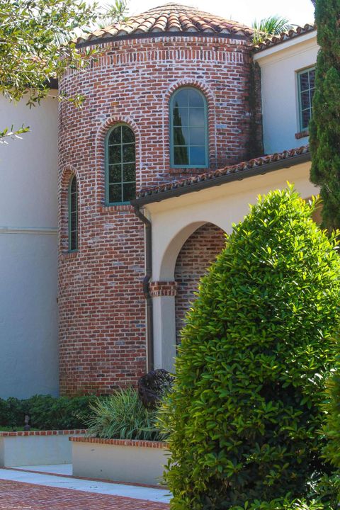 For Sale: $13,995,000 (6 beds, 6 baths, 8084 Square Feet)