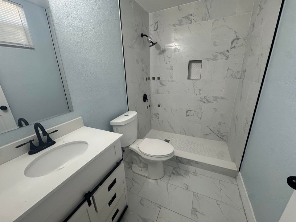 Под контрактом: $2,500 (3 спален, 2 ванн, 2290 Квадратных фут)