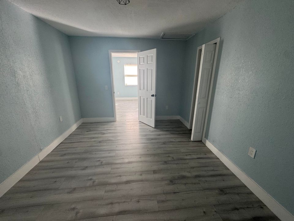 Под контрактом: $2,500 (3 спален, 2 ванн, 2290 Квадратных фут)