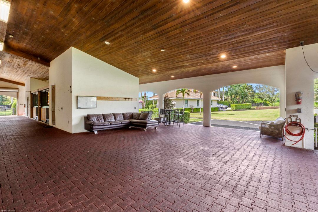 For Sale: $13,995,000 (6 beds, 6 baths, 8084 Square Feet)