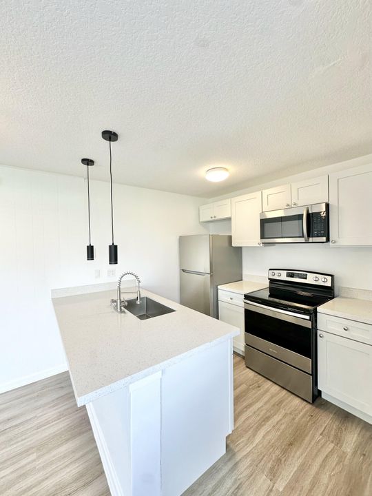 For Rent: $1,850 (2 beds, 0 baths, 800 Square Feet)