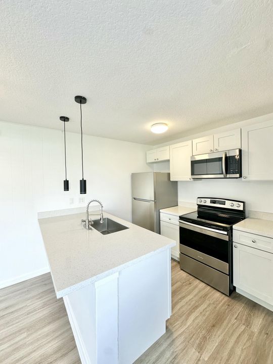 For Rent: $1,850 (2 beds, 0 baths, 800 Square Feet)