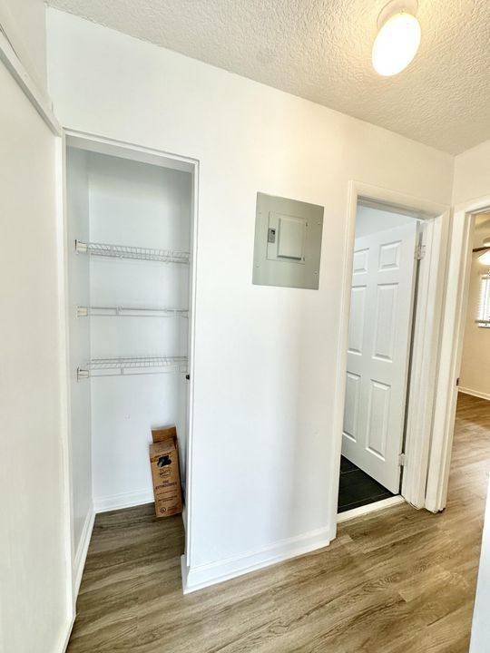 For Rent: $1,850 (2 beds, 0 baths, 800 Square Feet)