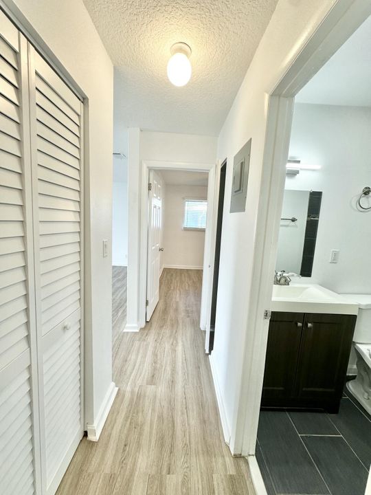 For Rent: $1,850 (2 beds, 0 baths, 800 Square Feet)