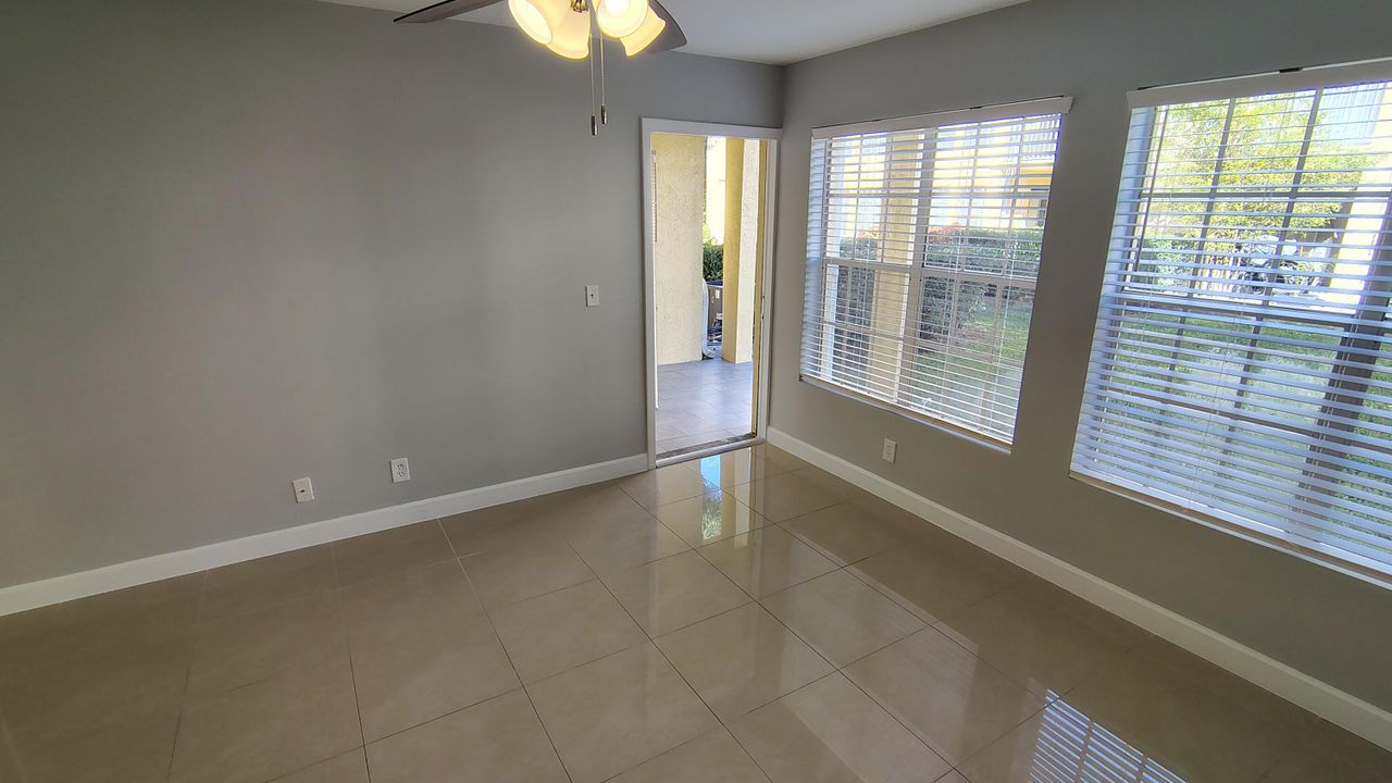 В аренду: $1,850 (1 спален, 1 ванн, 700 Квадратных фут)