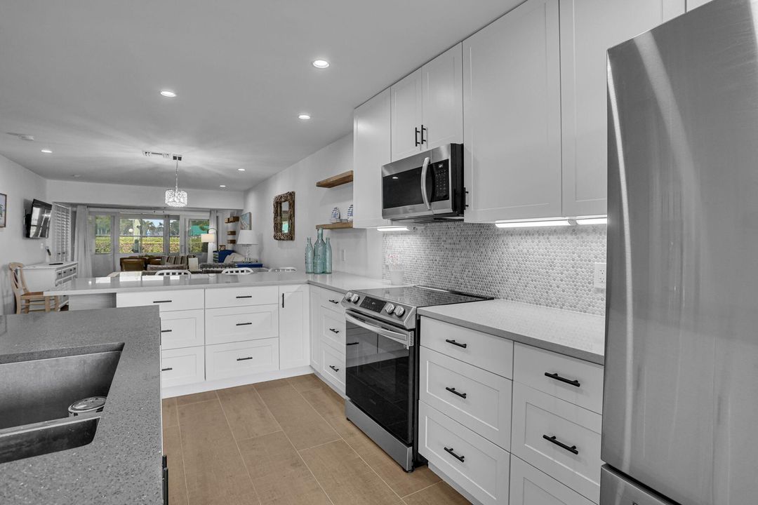 出租: $4,000 (2 贝兹, 2 浴室, 1100 平方英尺)