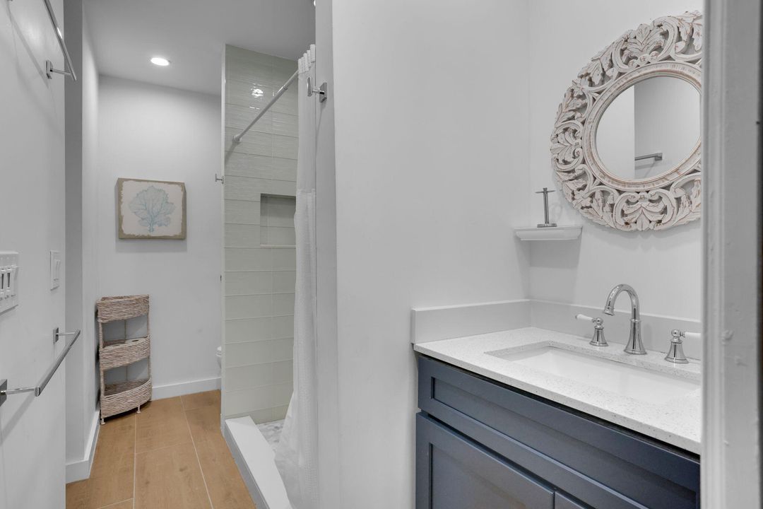 出租: $4,000 (2 贝兹, 2 浴室, 1100 平方英尺)