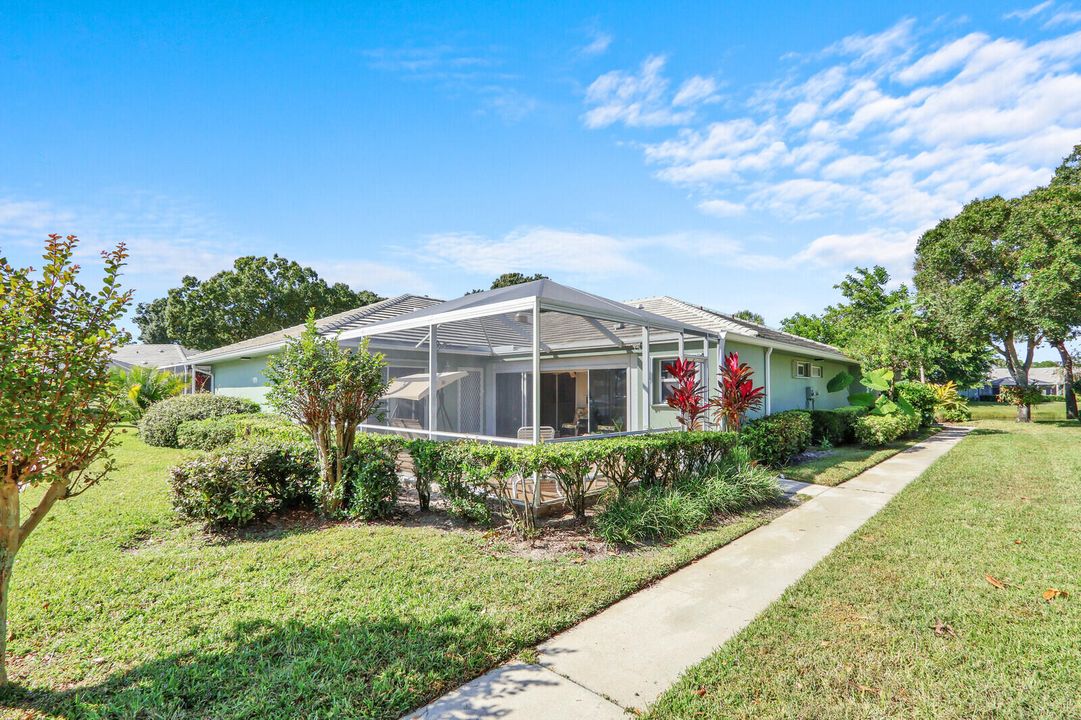 For Sale: $225,000 (2 beds, 2 baths, 1152 Square Feet)