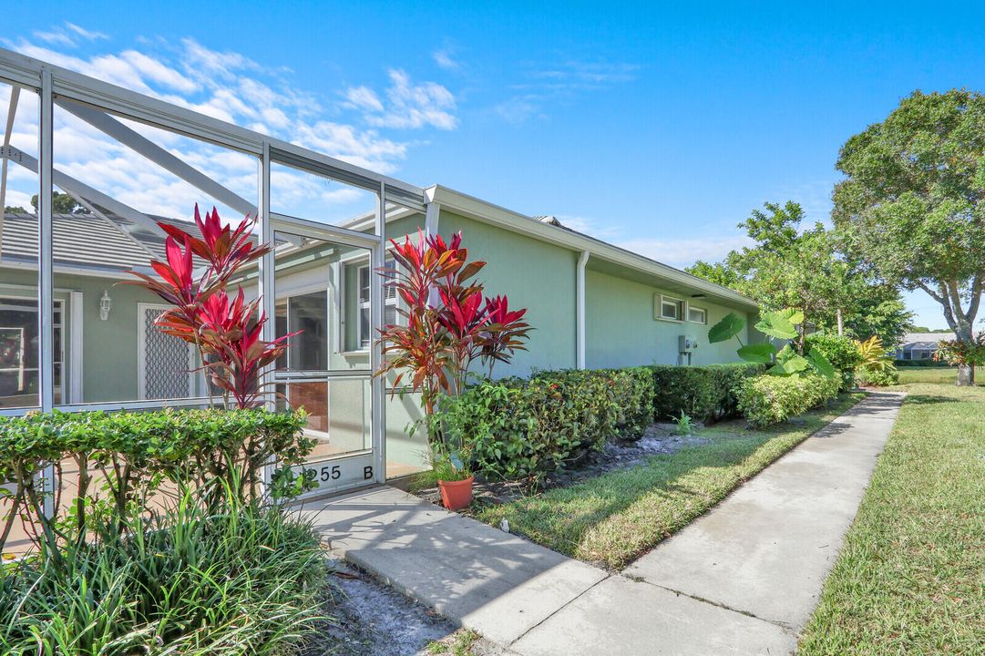 For Sale: $225,000 (2 beds, 2 baths, 1152 Square Feet)