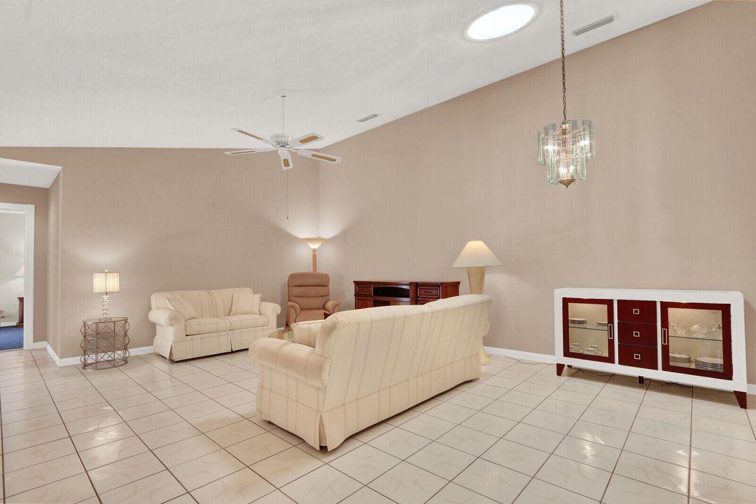 For Sale: $225,000 (2 beds, 2 baths, 1152 Square Feet)