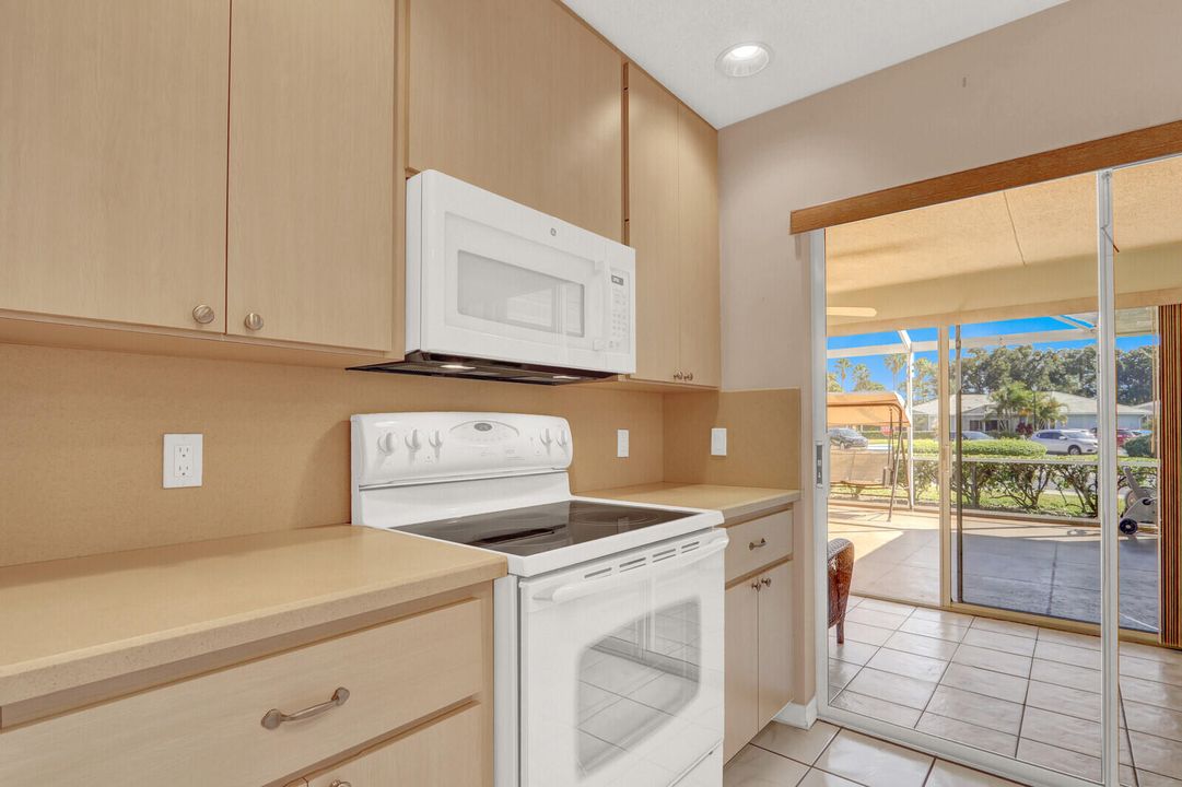 For Sale: $225,000 (2 beds, 2 baths, 1152 Square Feet)