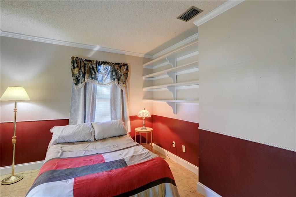 На продажу: $210,000 (2 спален, 1 ванн, 884 Квадратных фут)