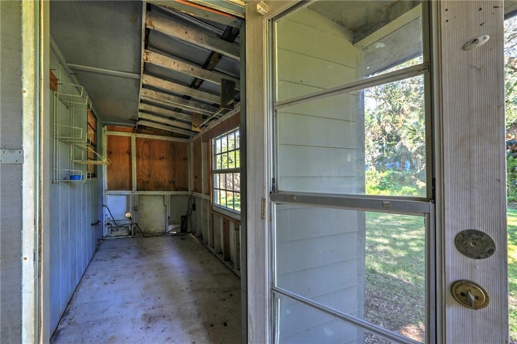 На продажу: $210,000 (2 спален, 1 ванн, 884 Квадратных фут)