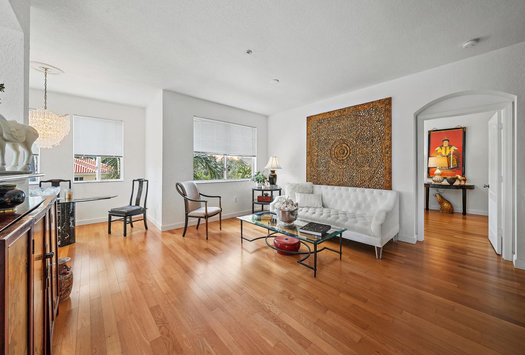 En Venta: $409,900 (2 camas, 2 baños, 1403 Pies cuadrados)