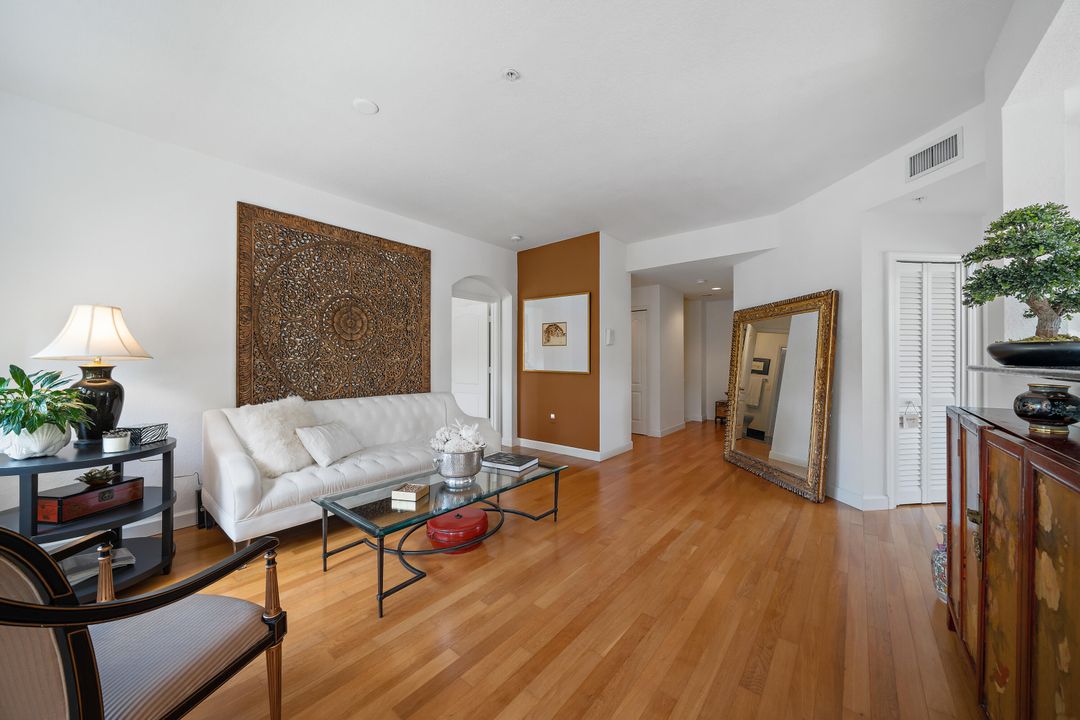 En Venta: $409,900 (2 camas, 2 baños, 1403 Pies cuadrados)