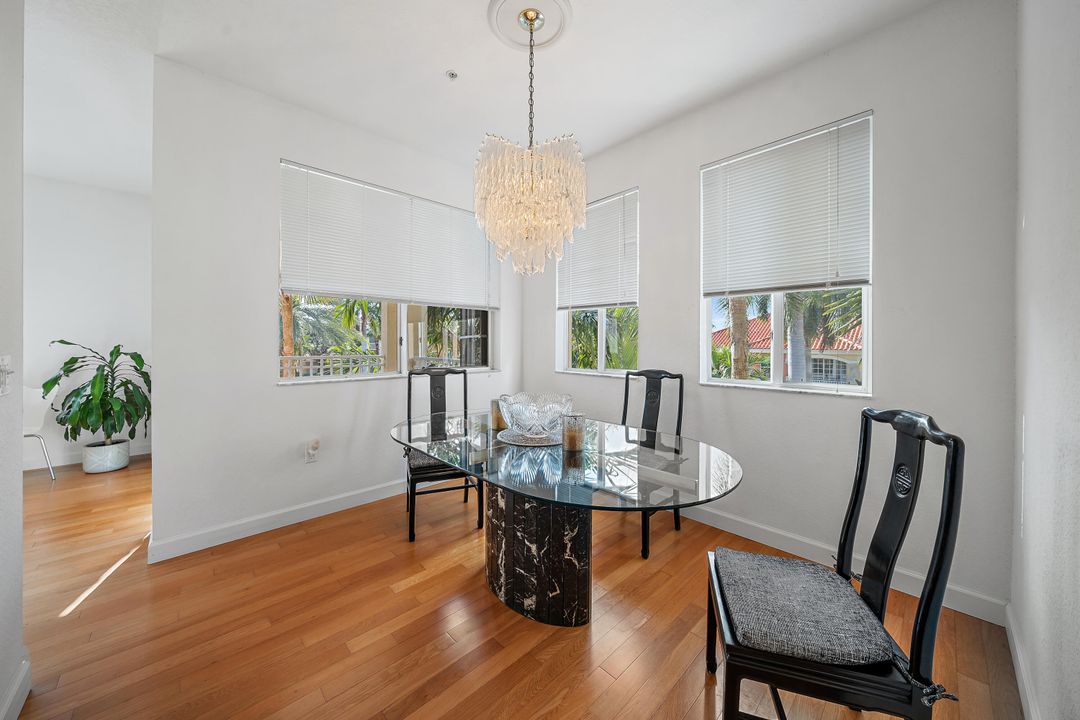 En Venta: $409,900 (2 camas, 2 baños, 1403 Pies cuadrados)