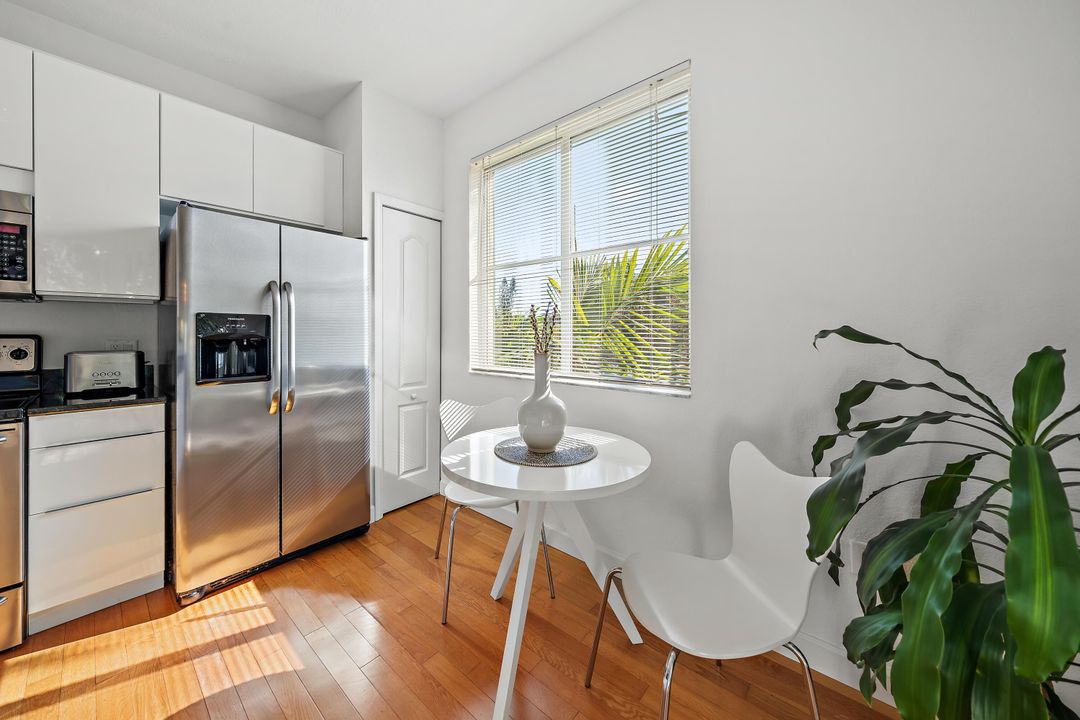 En Venta: $409,900 (2 camas, 2 baños, 1403 Pies cuadrados)