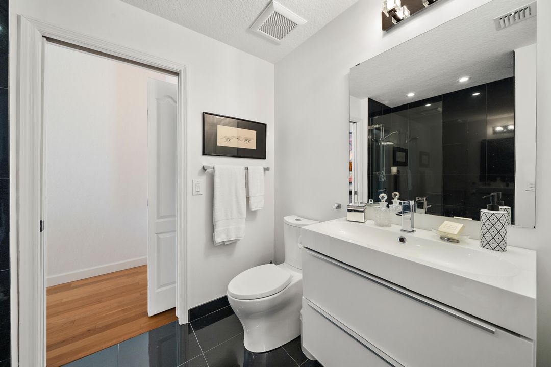 En Venta: $409,900 (2 camas, 2 baños, 1403 Pies cuadrados)