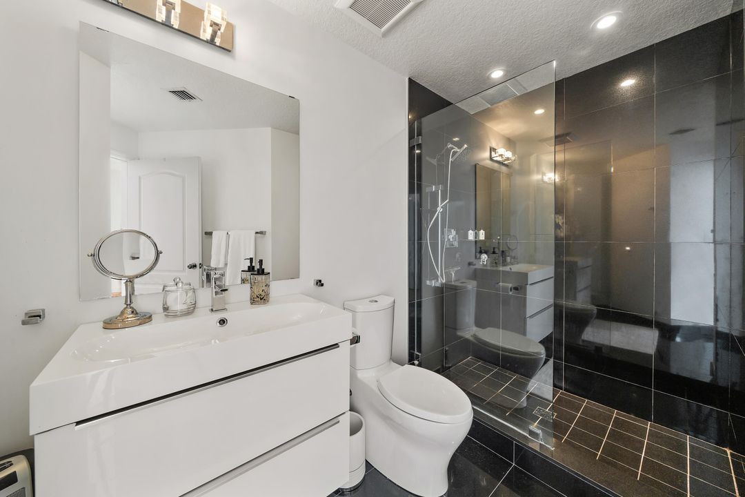 En Venta: $409,900 (2 camas, 2 baños, 1403 Pies cuadrados)