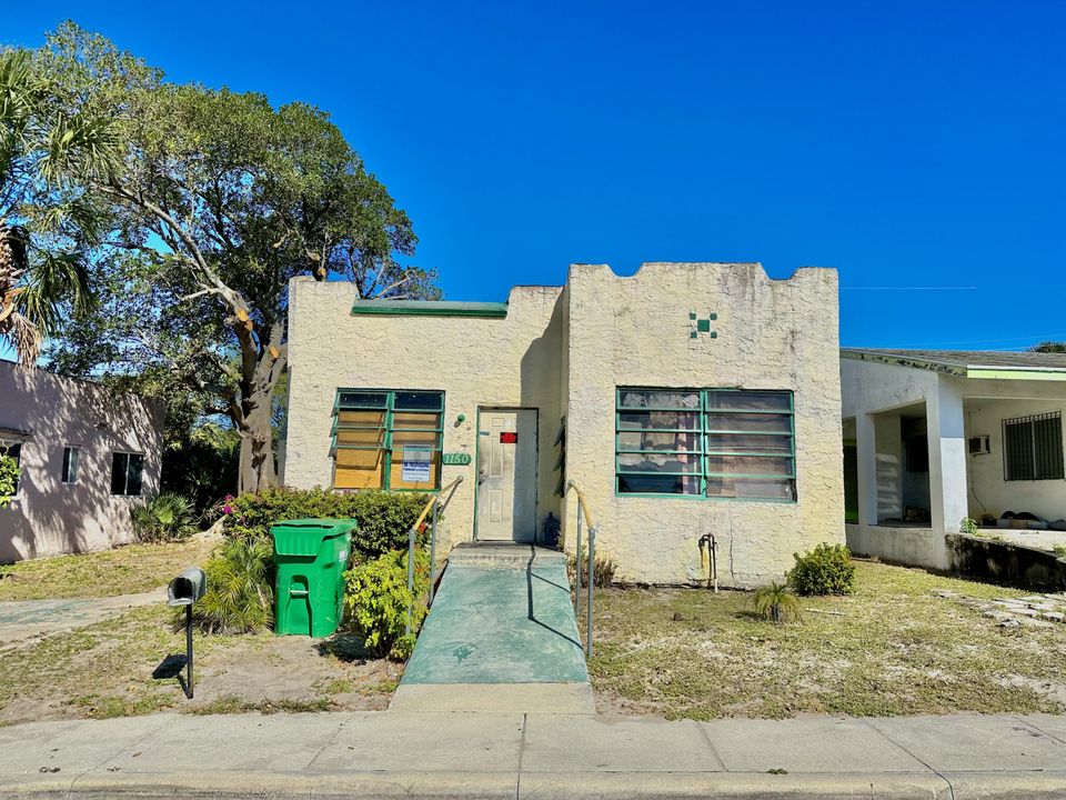 Active With Contract: $75,000 (3 beds, 1 baths, 984 Square Feet)