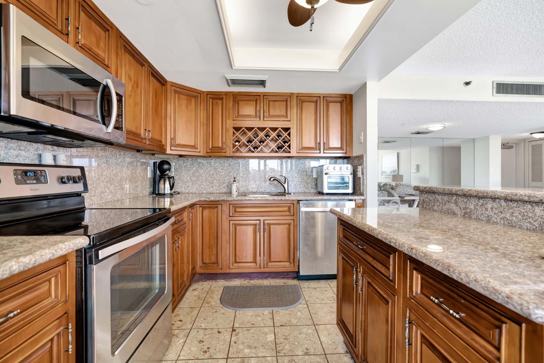 For Sale: $950,000 (2 beds, 2 baths, 1300 Square Feet)