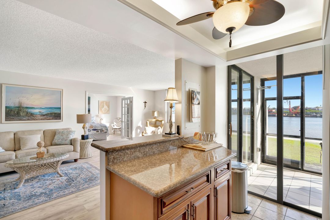 For Sale: $950,000 (2 beds, 2 baths, 1300 Square Feet)