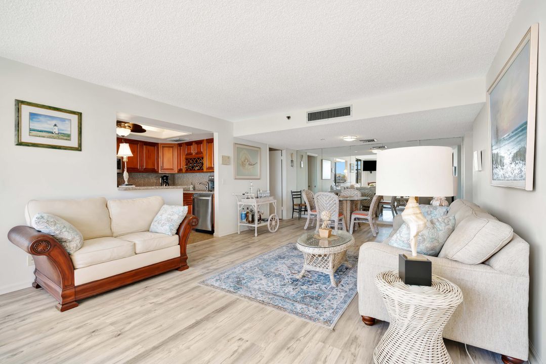 For Sale: $950,000 (2 beds, 2 baths, 1300 Square Feet)