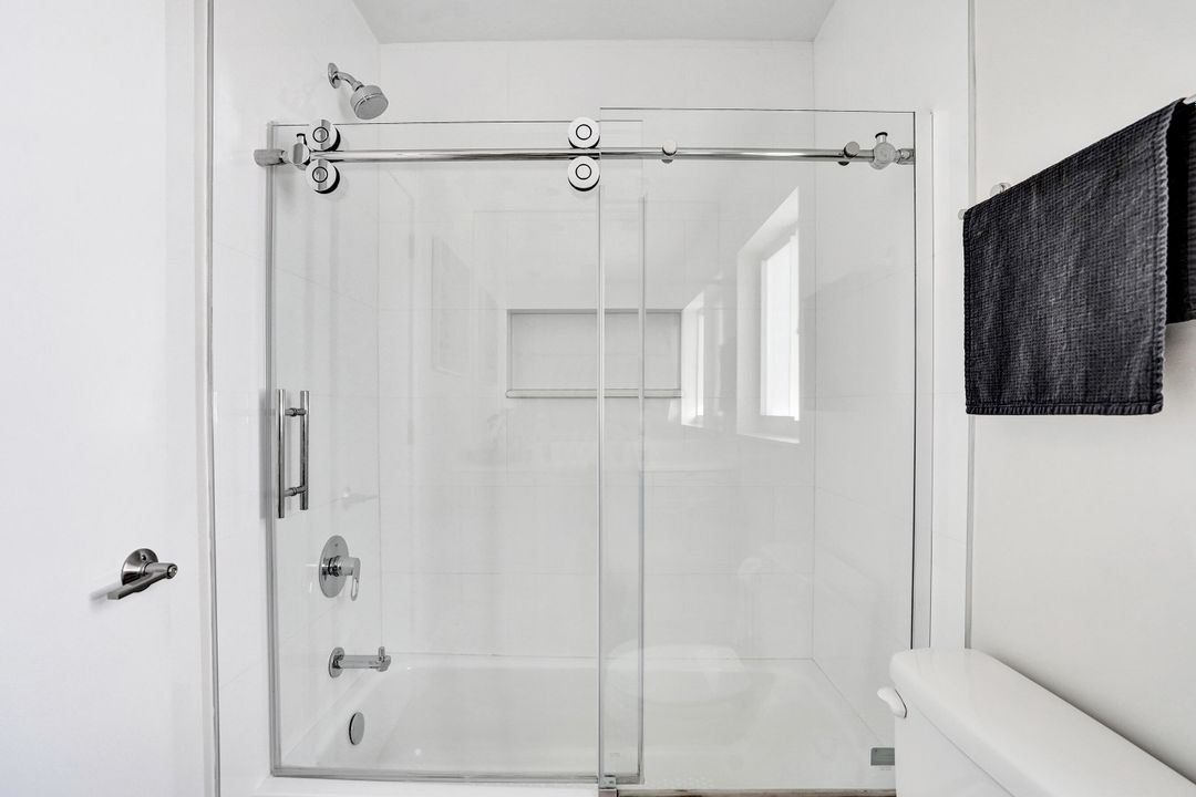 出租: $4,250 (2 贝兹, 2 浴室, 1145 平方英尺)